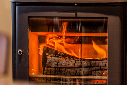 火を楽しむ暖炉・薪ストーブの写真
